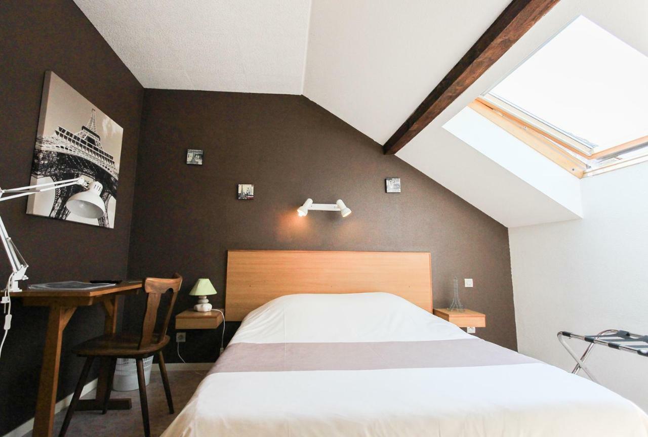 Hotel Restaurant De La Poste Mulhouse Ottmarsheim Bantzenheim Esterno foto